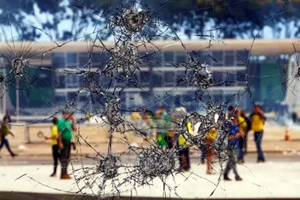 Seis meses após ataques, Supremo Tribunal Federal soma mais de 1,2 mil réus por atos golpistas
