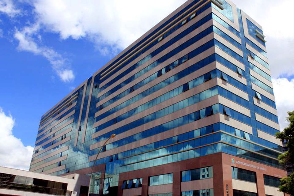 AGU cobra R$ 628 mi em indenizações e multas por danos ambientais