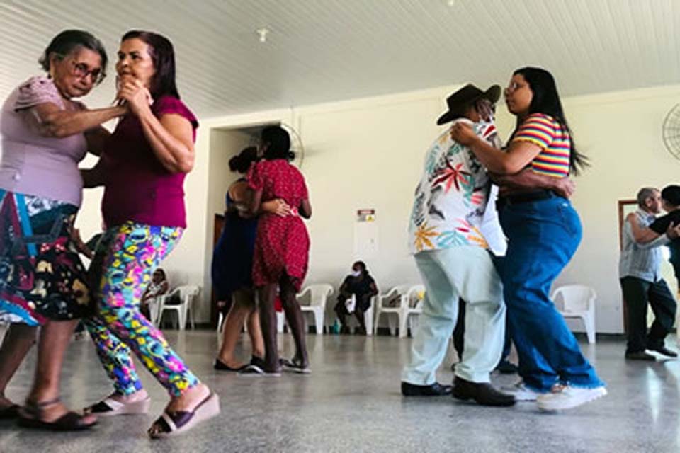 Após mais de dois anos, grupo da terceira idade volta a se reunir na Estância Turística 