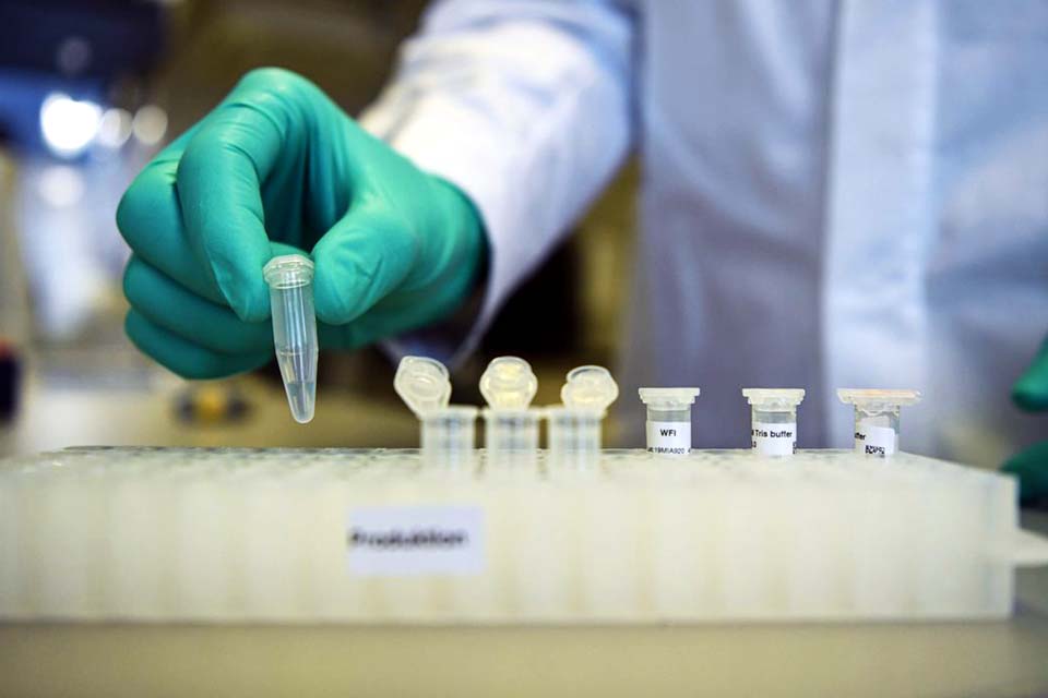 Chinesa SinoVac começa etapa final de testes da vacina contra covid-19