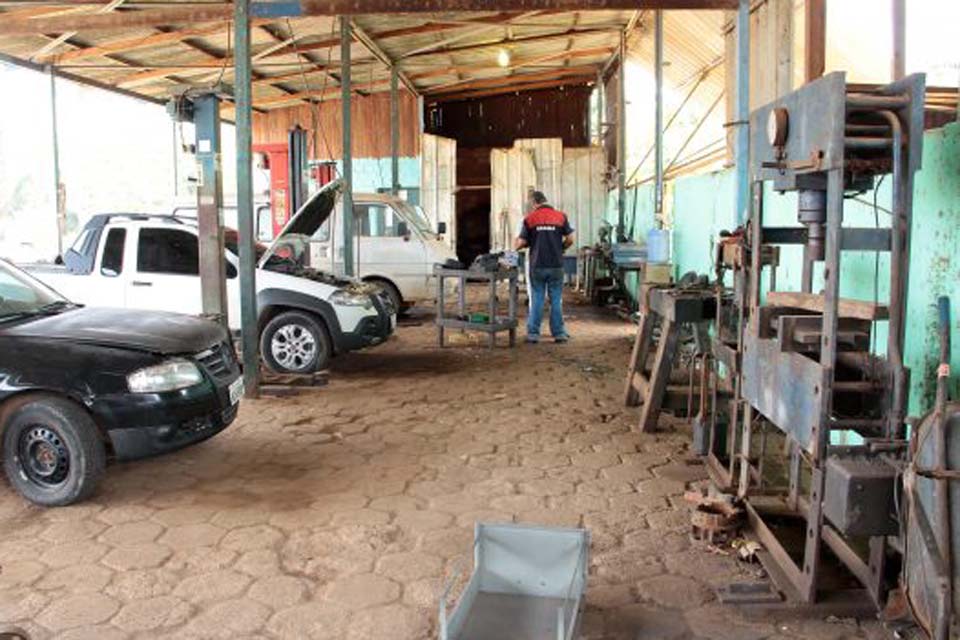 Reeducandos concluem cursos de serralheria e de confecção de cadeiras de fibra oferecidos pela Sejus