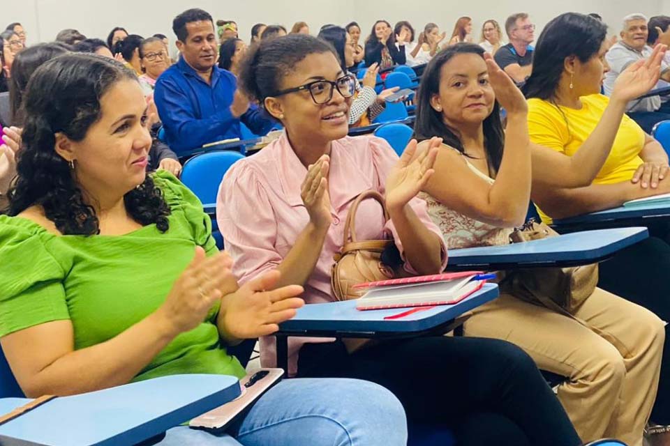 Semed realiza capacitação de profissionais da educação para o retorno das aulas