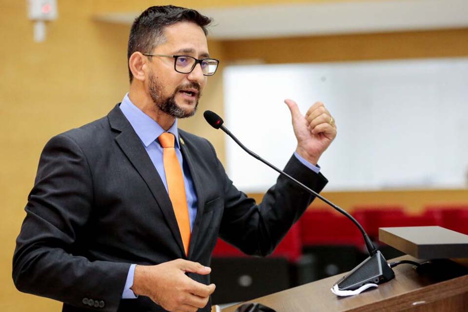 Deputado Anderson Pereira cobra do governo urgência no envio do PCCR da Polícia Penal para votação na ALE/RO