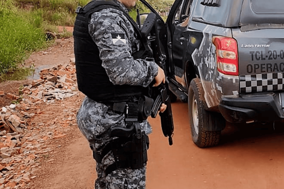 Força Tática prende suspeitos e recupera motoneta com registro de roubo