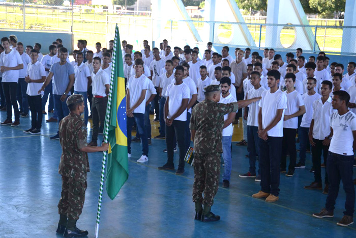 320 jovens participam da cerimônia de Dispensa Militar, em Ariquemes