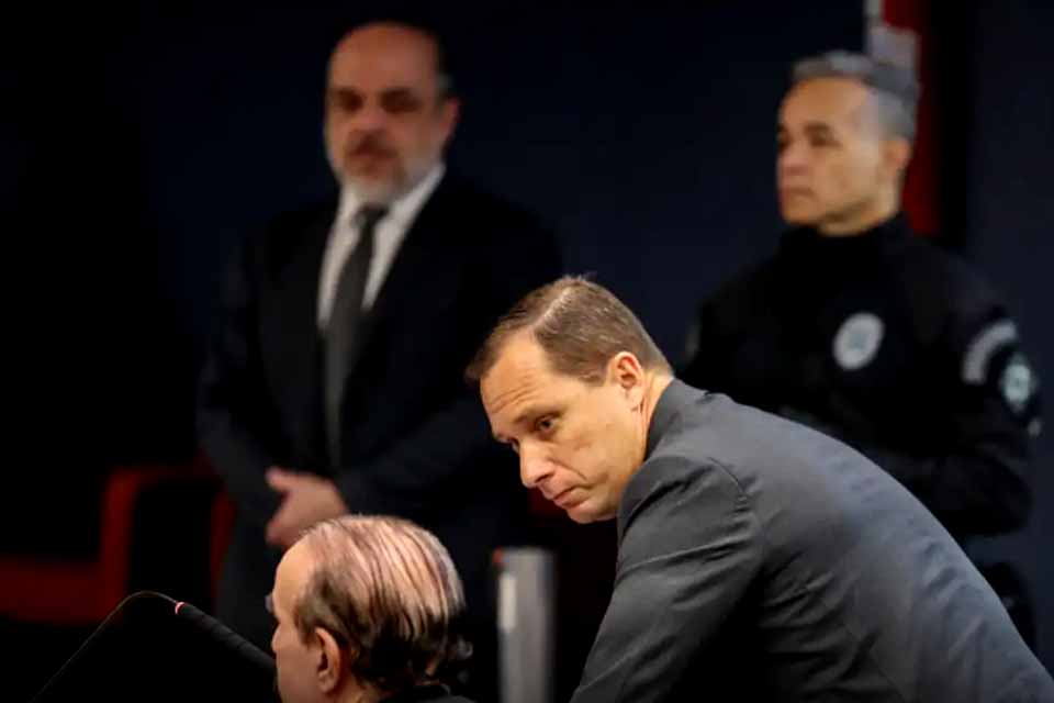 Mauro Cid passa por audiência no STF e retira tornozeleira eletrônica