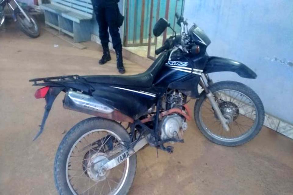 Polícia Militar recupera moto furtada da prefeitura de Machadinho