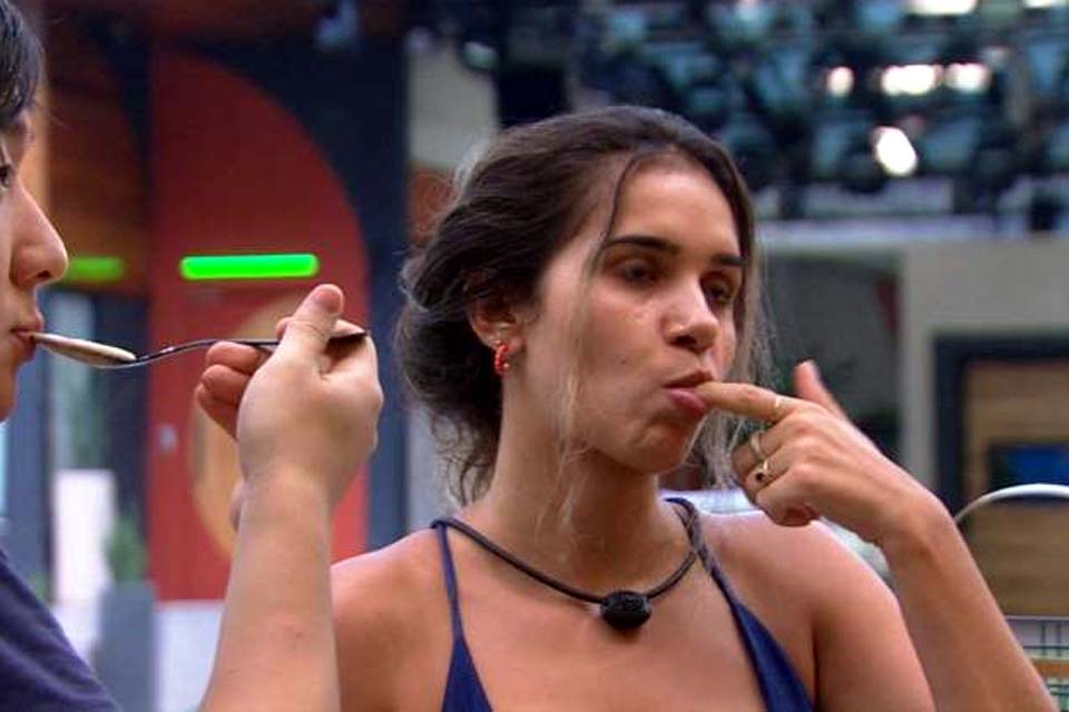 Gizelly acredita ser a próxima no Paredão