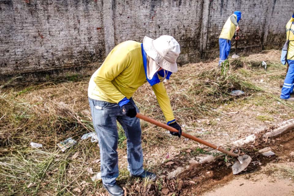 Mutirão de limpeza atende três regiões de Porto Velho