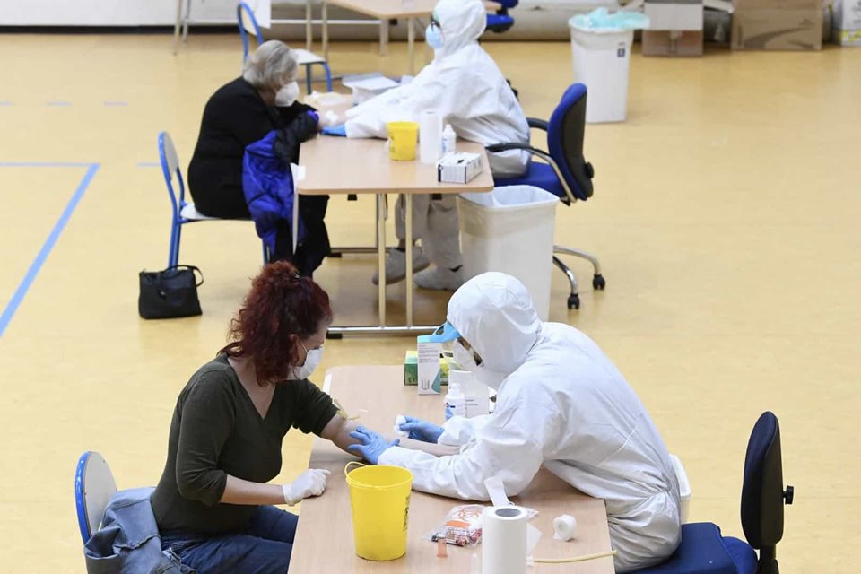 Covid-19: Itália regista 2.646 casos e 464 mortes em 24 horas