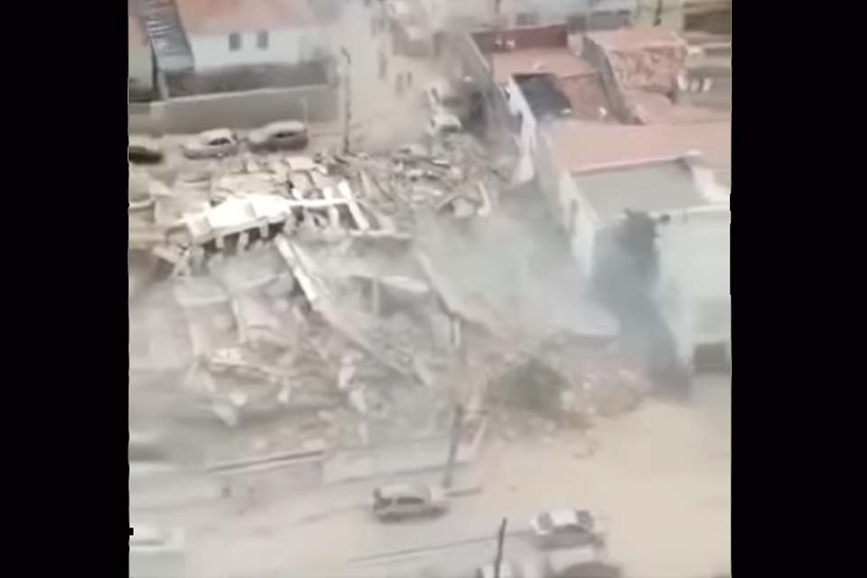 Vídeo mostra momentos após queda de prédio em Fortaleza