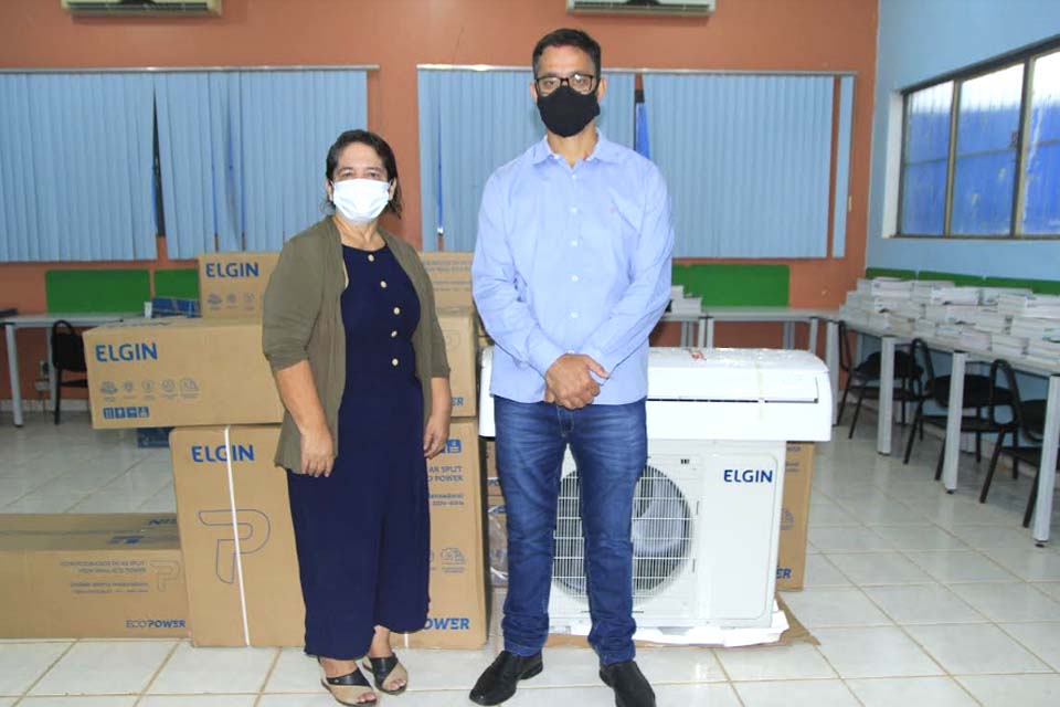  Deputado Anderson entrega emenda para climatização de duas escolas em Porto Velho