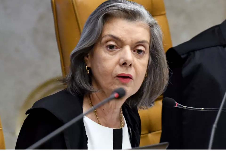 Cármen Lúcia vota, e STF tem placar de 4 a 0 para tornar réus denunciados por atos golpistas 