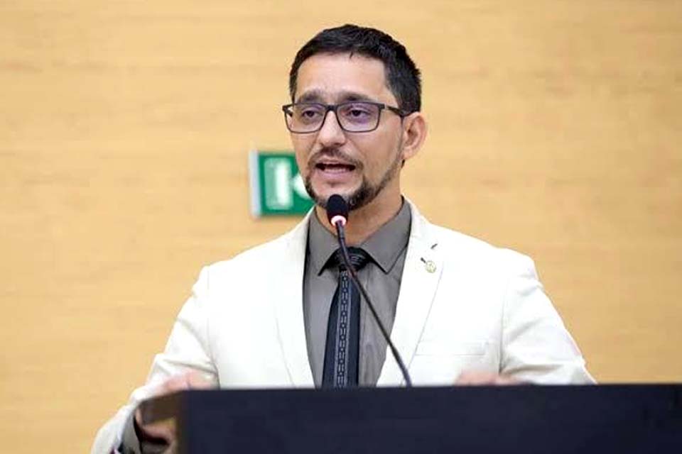 Deputado Anderson Pereira indica a necessidade de aulas virtuais durante estado de calamidade 