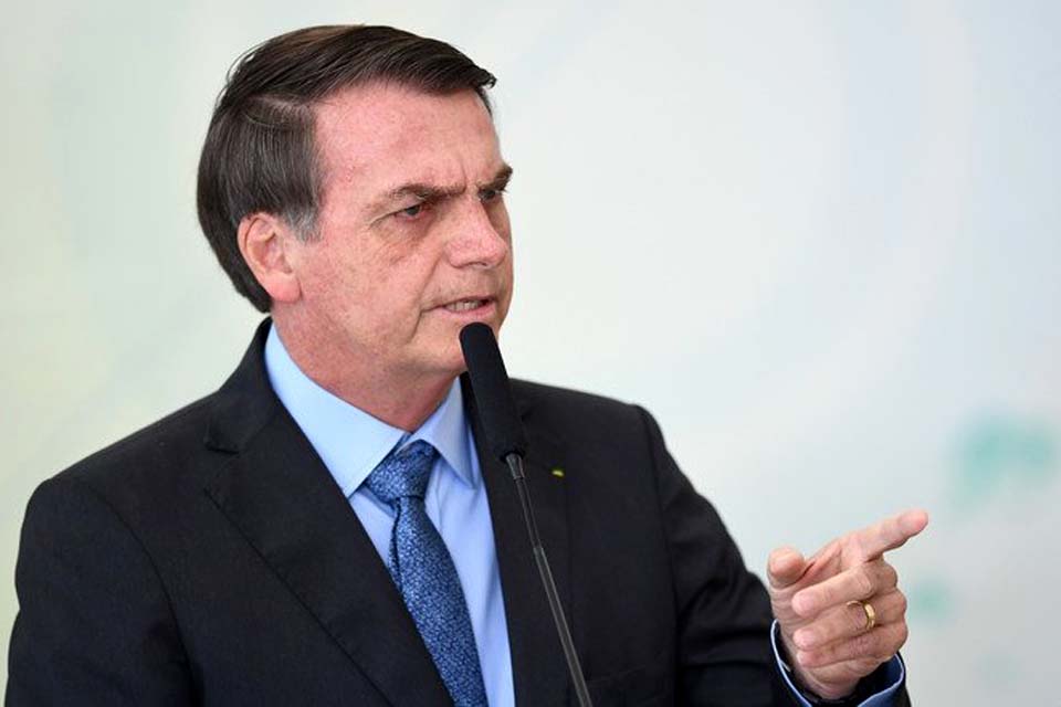 Bolsonaro pede para eleitores não votarem em quem usar o Fundão