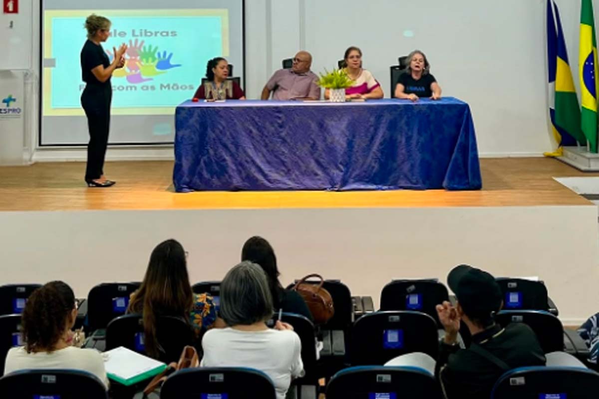 Inclusão ganha reforço com conclusão de curso de Libras para servidores da saúde municipal