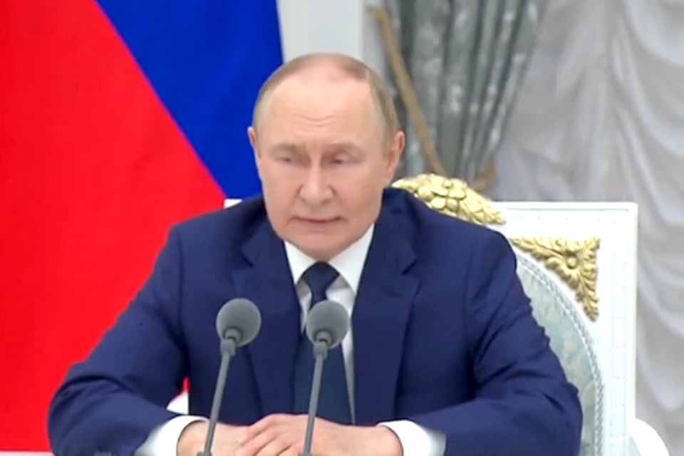 Putin defende novas tecnologias para evitar apagão nuclear
