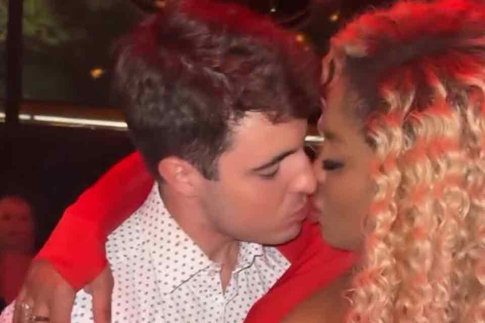 Cariúcha comenta pegação com filho de Gugu e elogia: “Foi uma delícia”