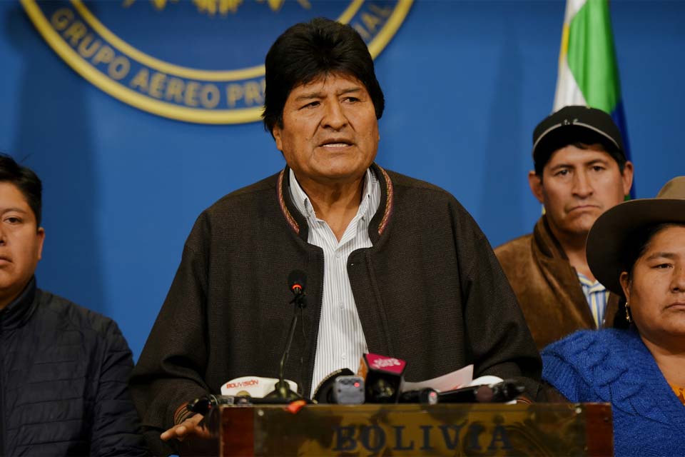 Morales diz que, legalmente, continua sendo presidente da Bolívia