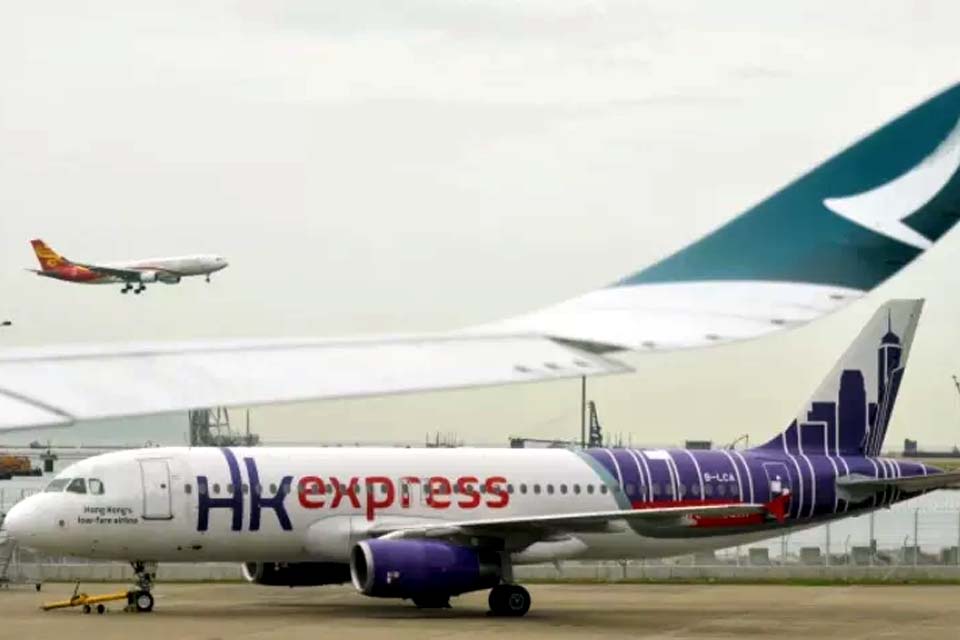 Mulher é forçada a fazer teste de gravidez em voo de Hong Kong