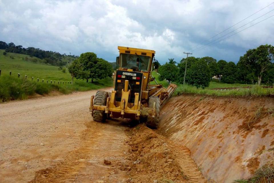 Regional do DER na Zona da Mata executa serviços de manutenção da RO-491 