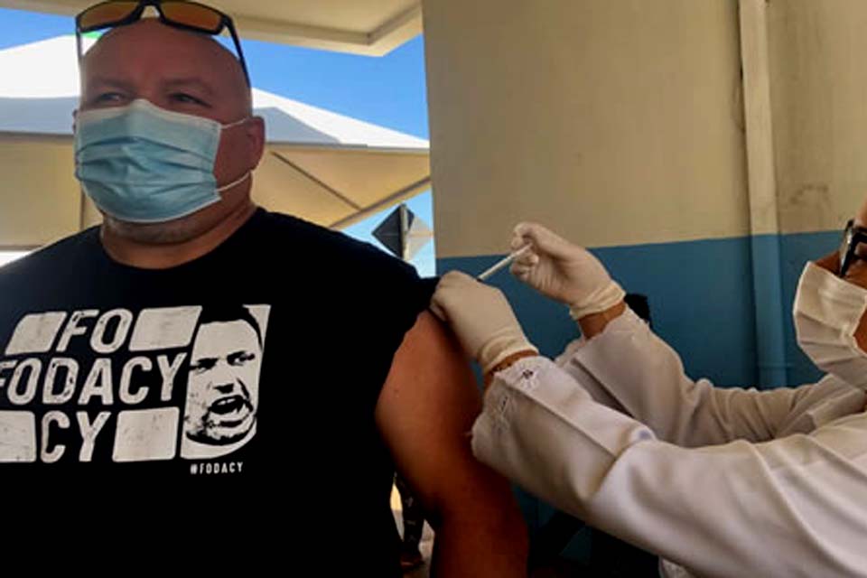 Prefeitura estende vacinação contra covid-19 para pessoas de 41 anos ou mais, sem comorbidades