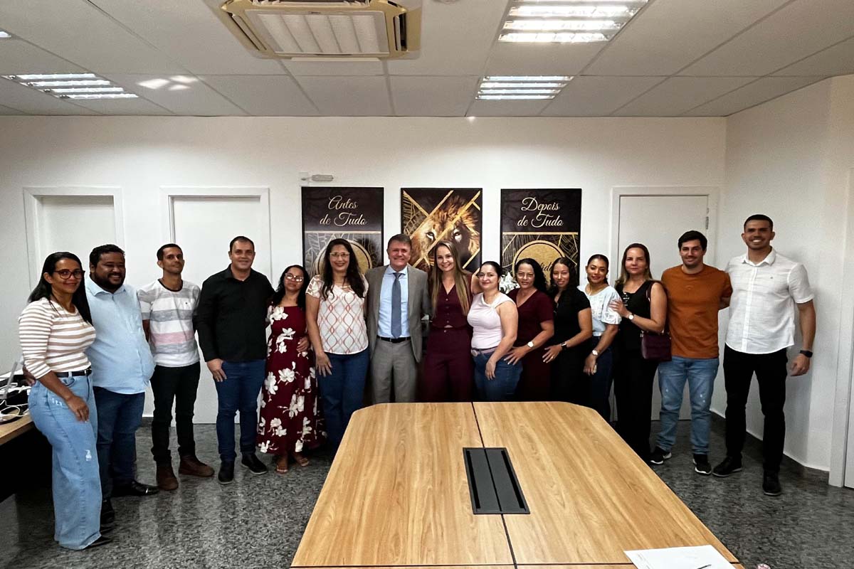 Deputado Luizinho Goebel recebe educadores de Primavera de Rondônia em Porto Velho