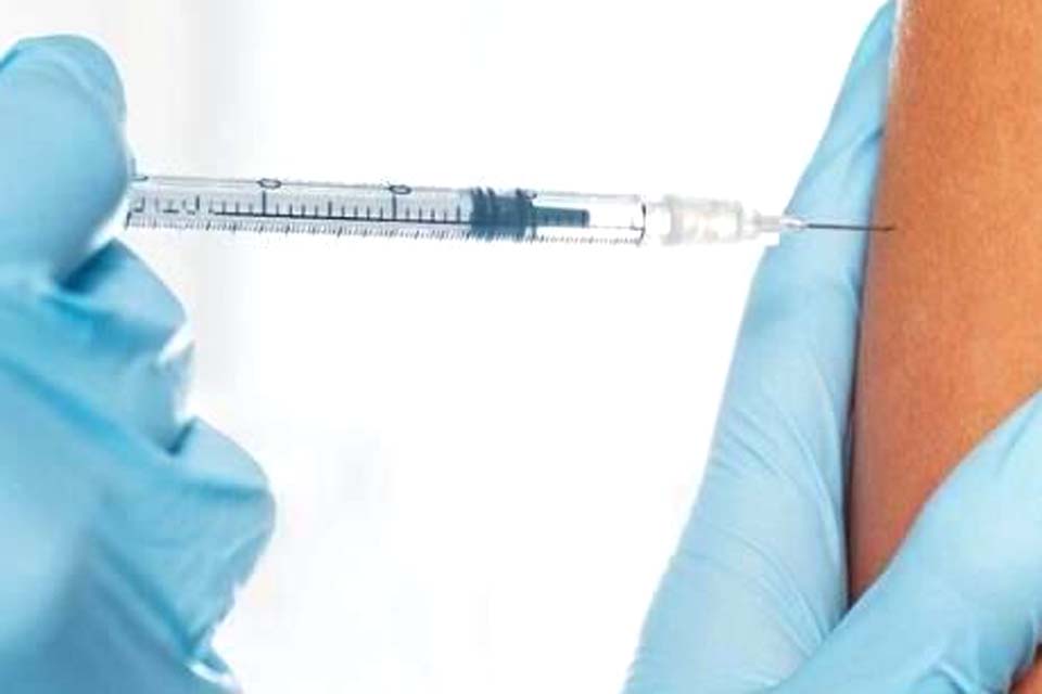 Secretaria de Saúde divulga calendário semanal de vacinação contra Covid-19