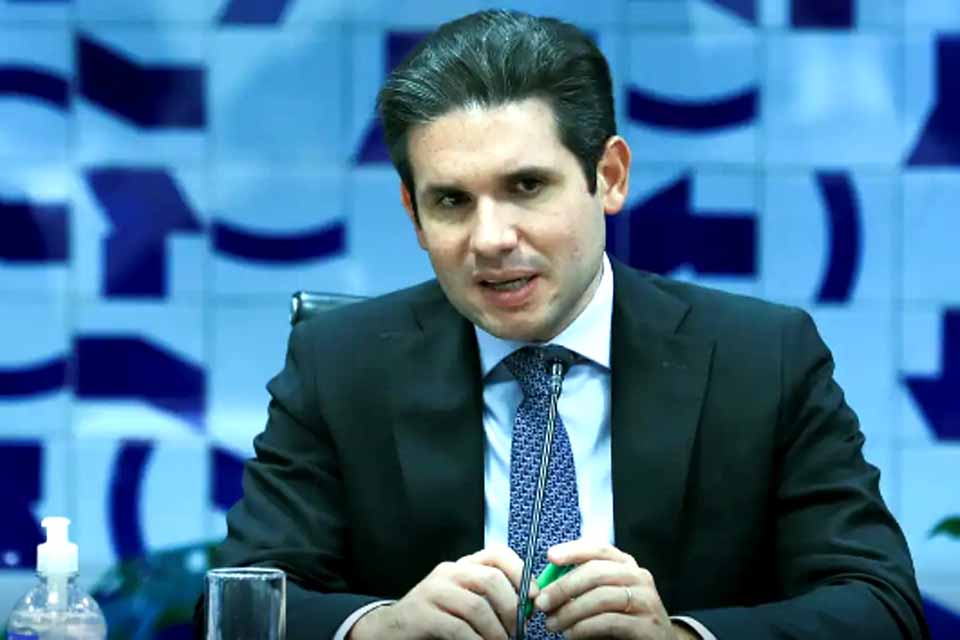 Proposta que acaba com jornada de trabalho 6x1 vai para a CCJ