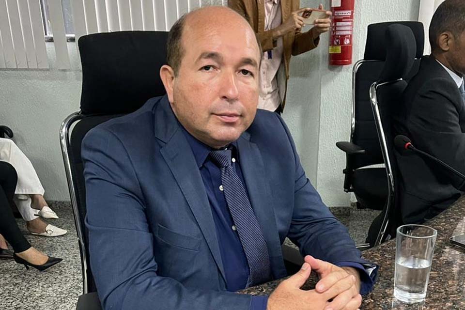 Edwilson Negreiros solicita e Prefeitura de Porto Velho determina limpeza e roçagem no Agenor de Carvalho