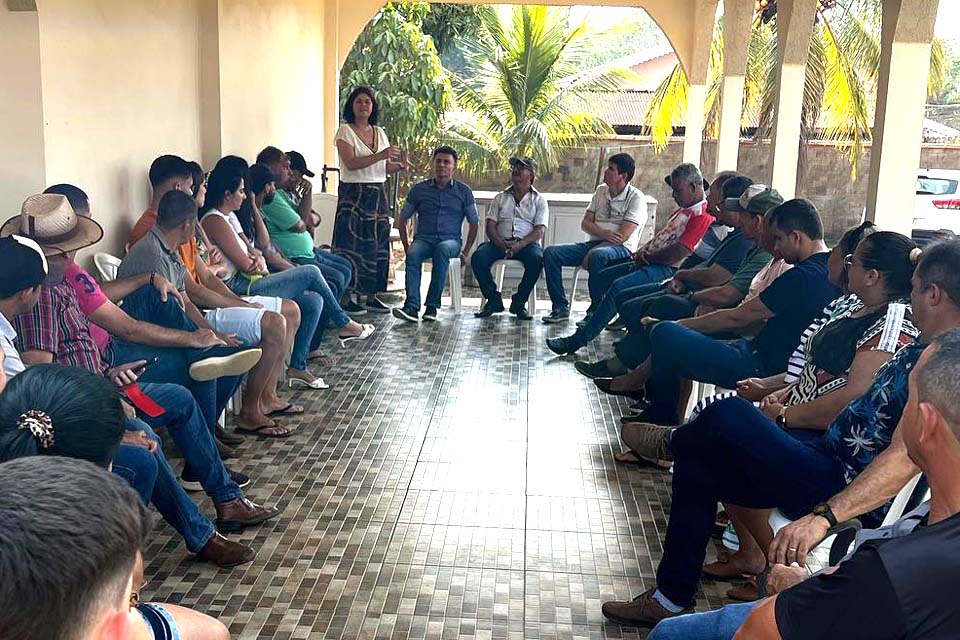 Cássia Muleta e candidato ao senado Expedito Júnior se reúnem com lideranças em Mirante da Serra