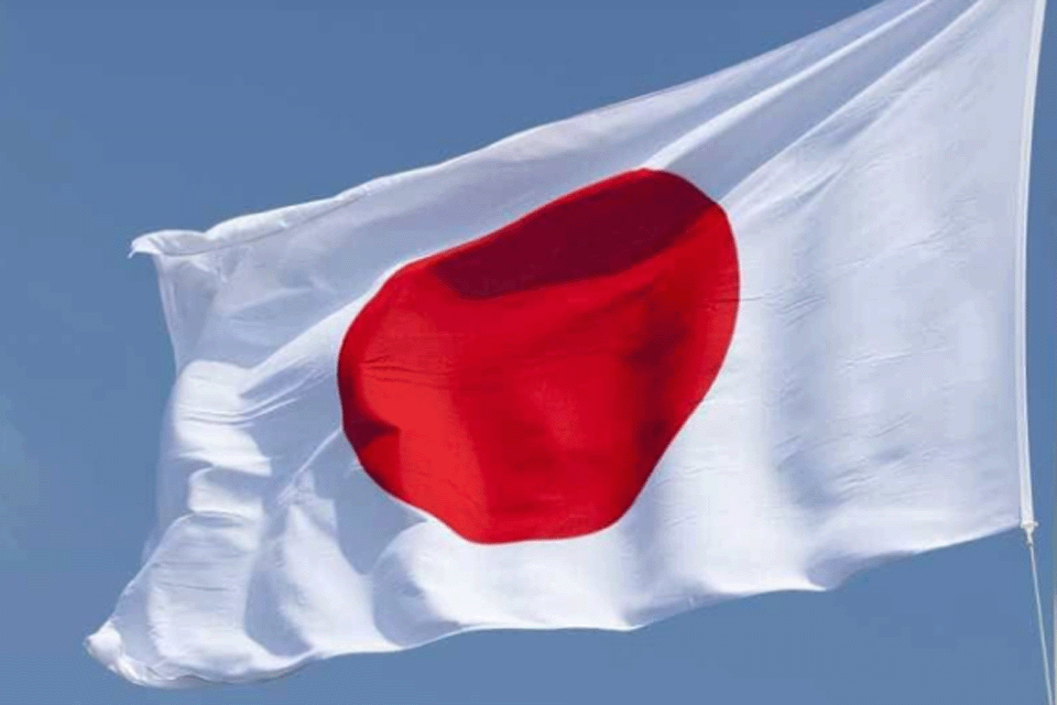 Premiê do Japão se agarra ao cargo após derrota expressiva em eleições