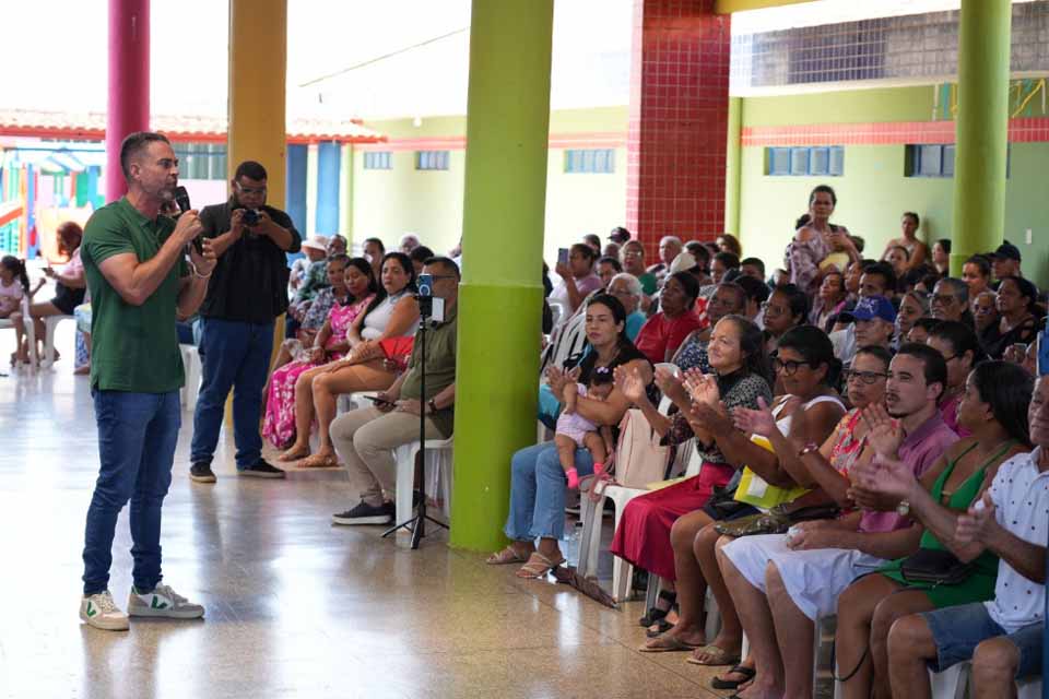 Mais de 260 famílias da zona Leste de Porto Velho recebem títulos definitivos após décadas de espera