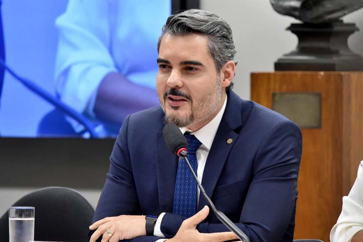 Thiago Flores reforça a aprovação da urgência para endurecer penas contra assassinos de vigilantes