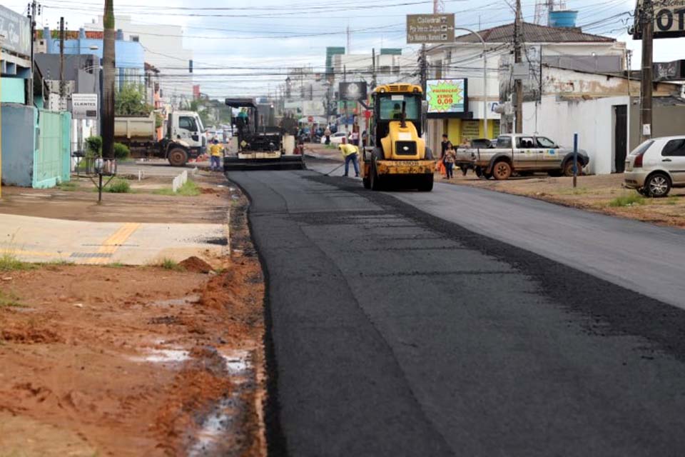 Prefeitura continua realizando serviços de infraestrutura em vários bairros da capital