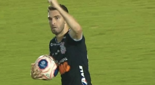 Vídeo - Luan perde pênalti e Corinthians perde da Ponte Preta em Campinas