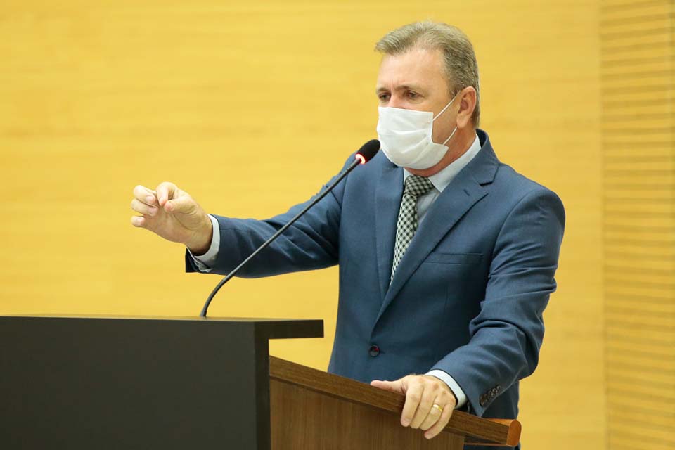 Deputado Luizinho Goebel cobra ações do DER nas linhas em Alvorada do Oeste