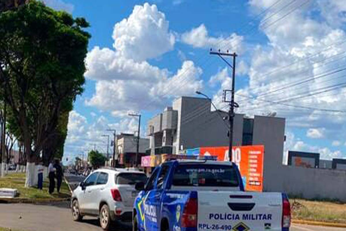 Motociclista fica ferido após colisão com  carro em Vilhena