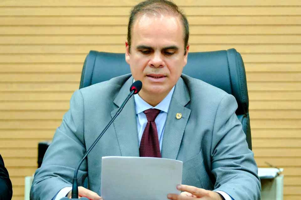 Deputado Alan Queiroz propôs Projeto de Lei para a realização de campanhas de valorização ao professor em escolas da rede pública e privada em Rondônia.