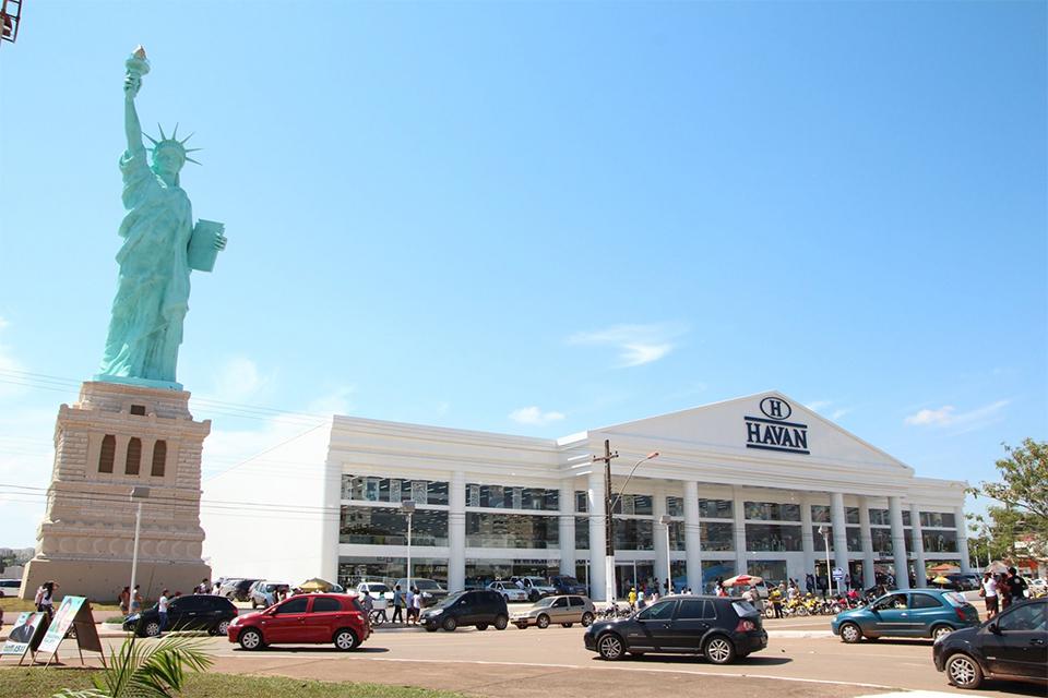 Servidor público de Rondônia ironiza fogo na Havan e ganha a atenção negativa de Luciano Hang, Olavo de Carvalho, Bolsonaro e eleitores de direita do Brasil todo