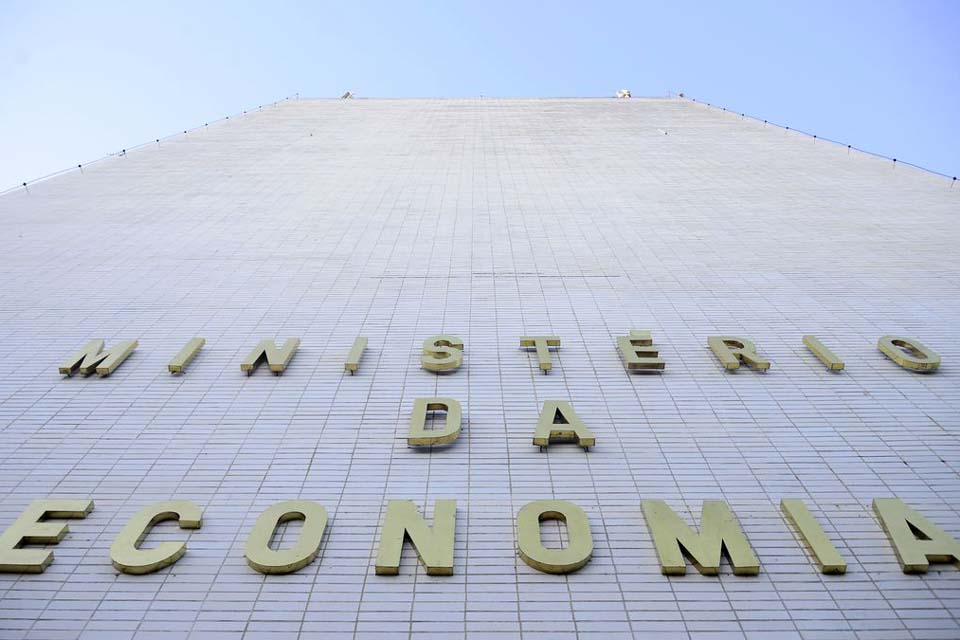 Déficit primário do Governo Central atinge R$ 96,1 bilhões em agosto