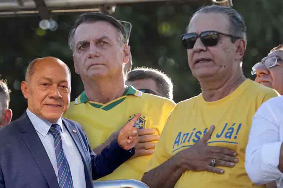 A interpretação distorcida de Chrisóstomo para a chantagem de Bolsonaro