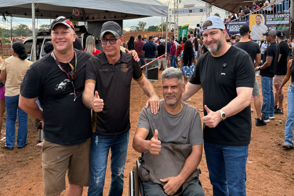 Presidente Alex Redano prestigia aniversário de Ouro Preto durante etapa estadual de Motocross