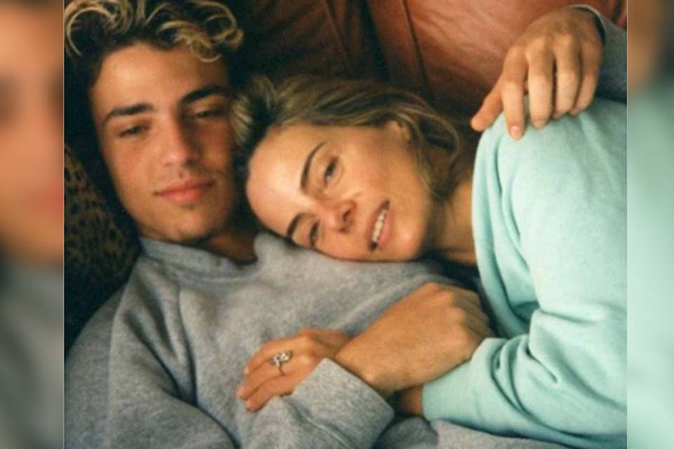 Bruna Lombardi posta foto rara com filho nas redes sociais