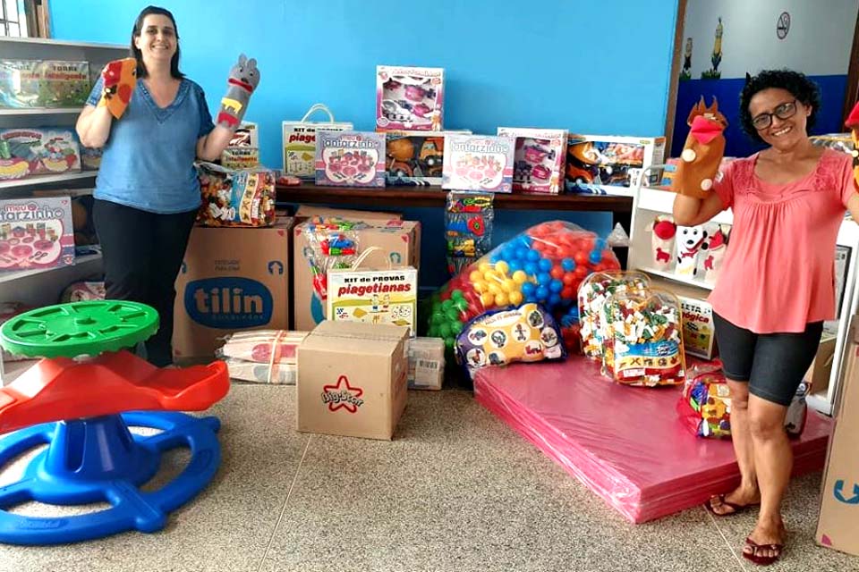 Escolas de educação infantil de Jaru recebem jogos e brinquedos pedagógicos