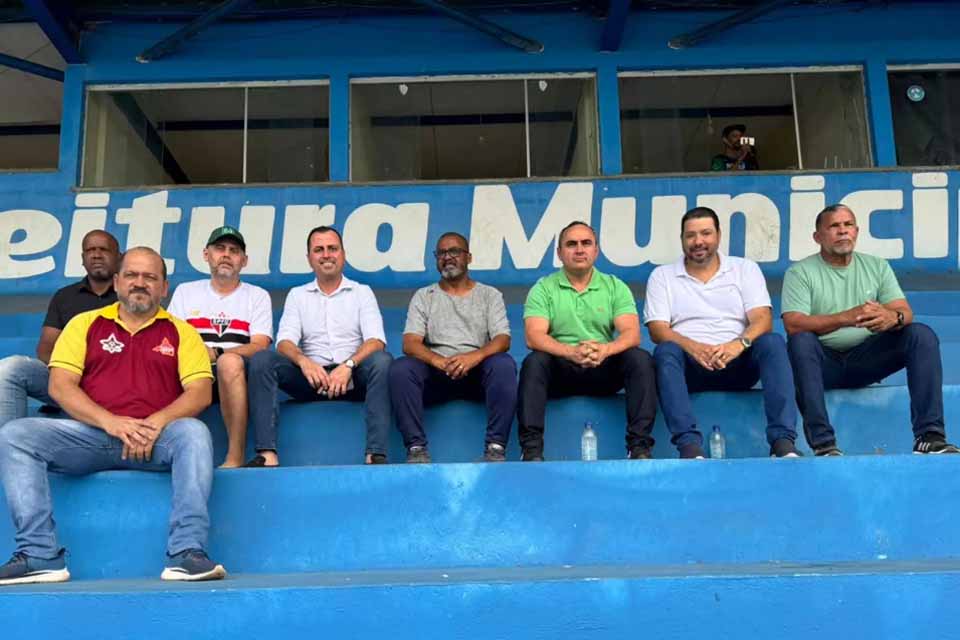 Acompanhado de diretores Vice Presidente da FFER prestigia fase final do Rondoniense de Base