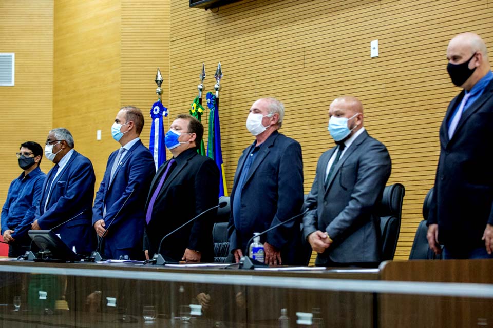 Medalhas e Títulos: Assembleia Legislativa de Rondônia presta homenagem a profissionais de nosso Estado