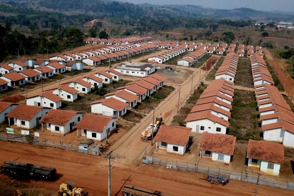 Prefeitura irá asfaltar com recurso próprio rua que dá acesso às casas do Jardim Primavera no setor 08