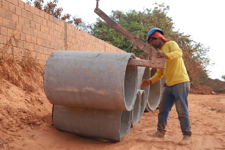 Bairro Planalto, zona Leste de Porto Velho, recebe serviço de drenagem