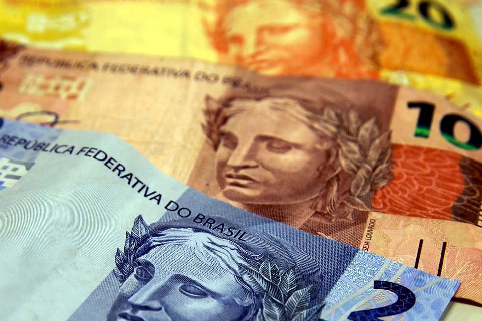 Mercado financeiro eleva previsão de crescimento do PIB para 4,36%